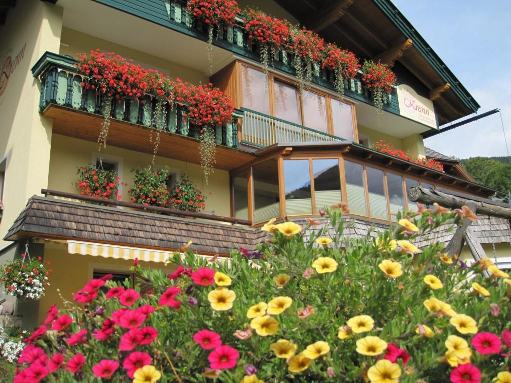 Отель Landhaus Krenn Бад Кляйнкирххайм Экстерьер фото