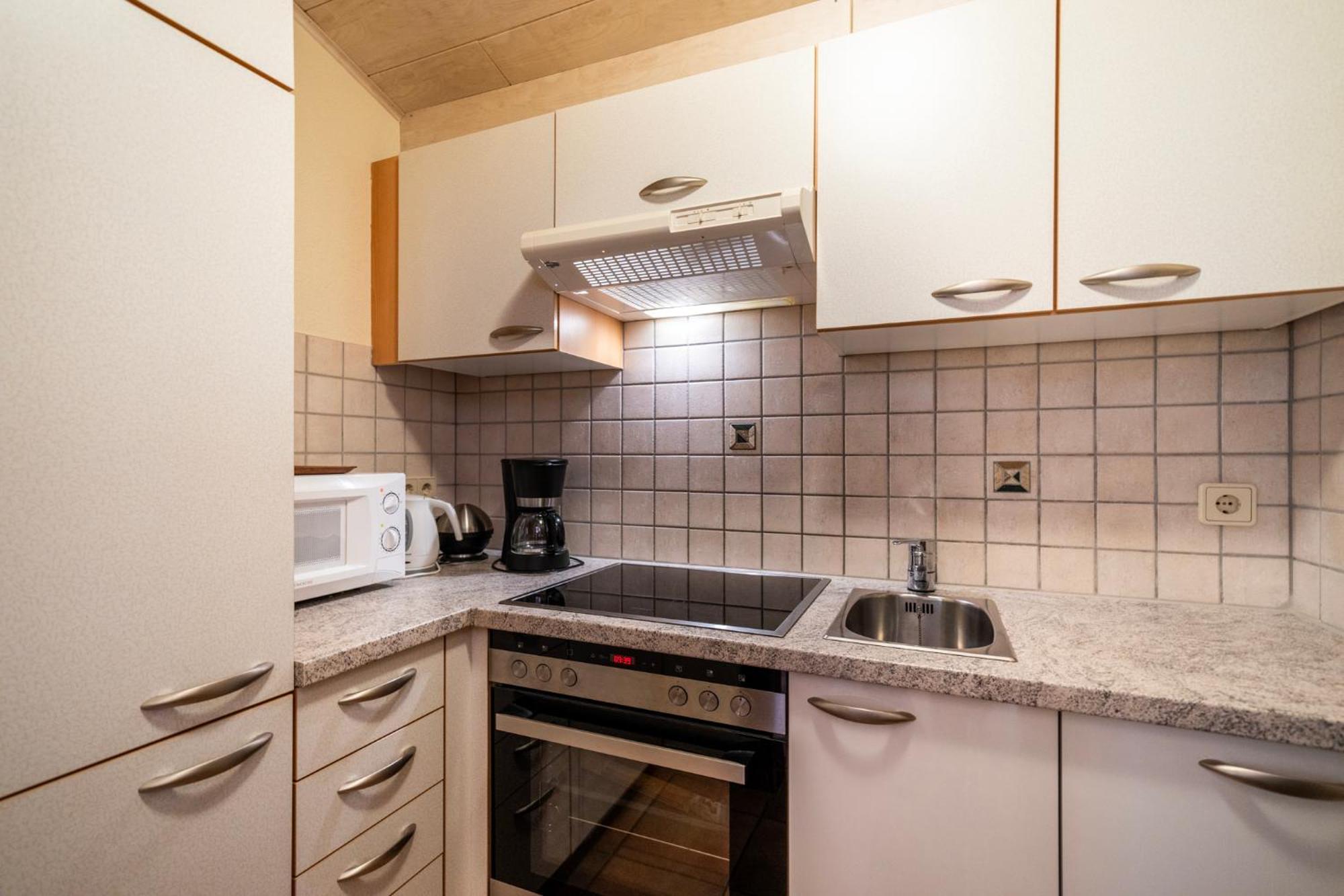 Отель Landhaus Krenn Бад Кляйнкирххайм Экстерьер фото